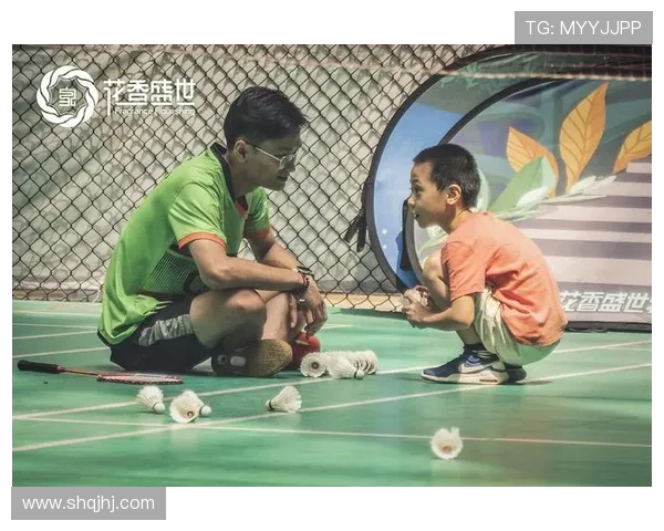 深圳羽毛球队战术解析与训练策略探讨