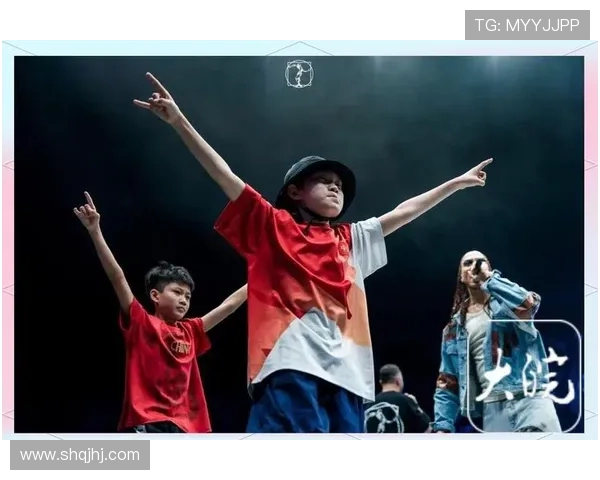 街舞文化的碰撞与融合：探秘北京街舞队的竞技与团队精神