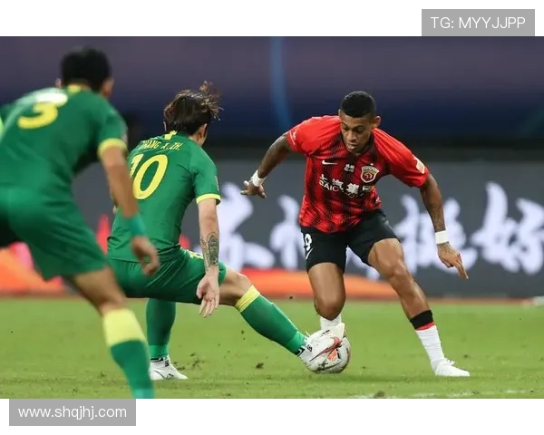 国安与上港激战正酣实时比分更新尽在掌握中