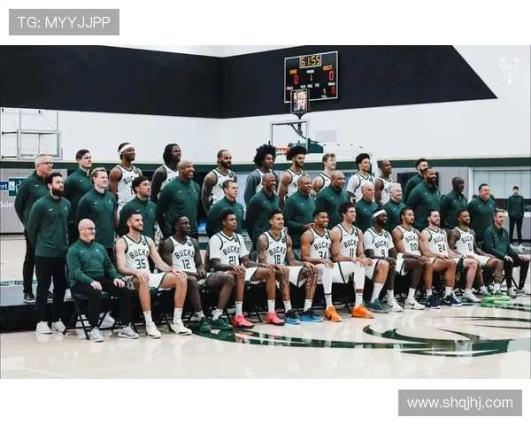 字母哥拒绝提前续约将目光投向雄鹿能否夺冠之路