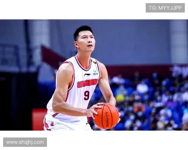 易建联：从篮球场上的传奇到中国体育的象征与未来发展引领者