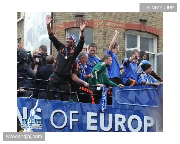 欧冠门票系统崩溃数万球迷排队12小时争抢梦寐以求的入场券