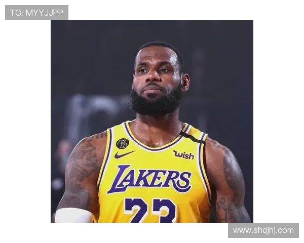 詹姆斯：篮球之王的传奇旅程与不屈精神的完美结合